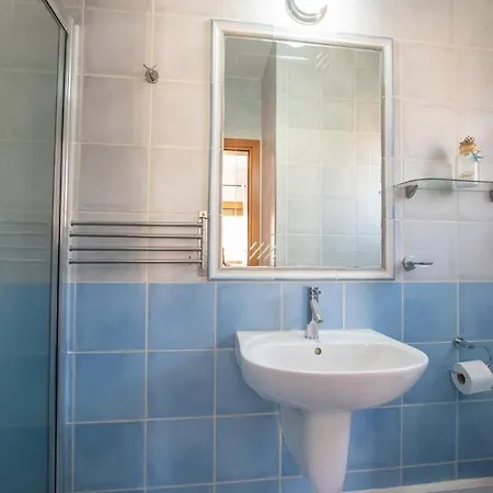 فيلة Ayia Triada Seaview باراليمني