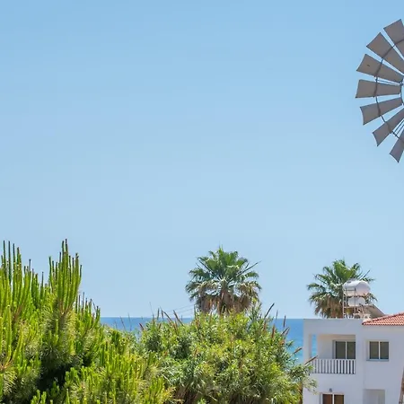 Ayia Triada Seaview Paralímni